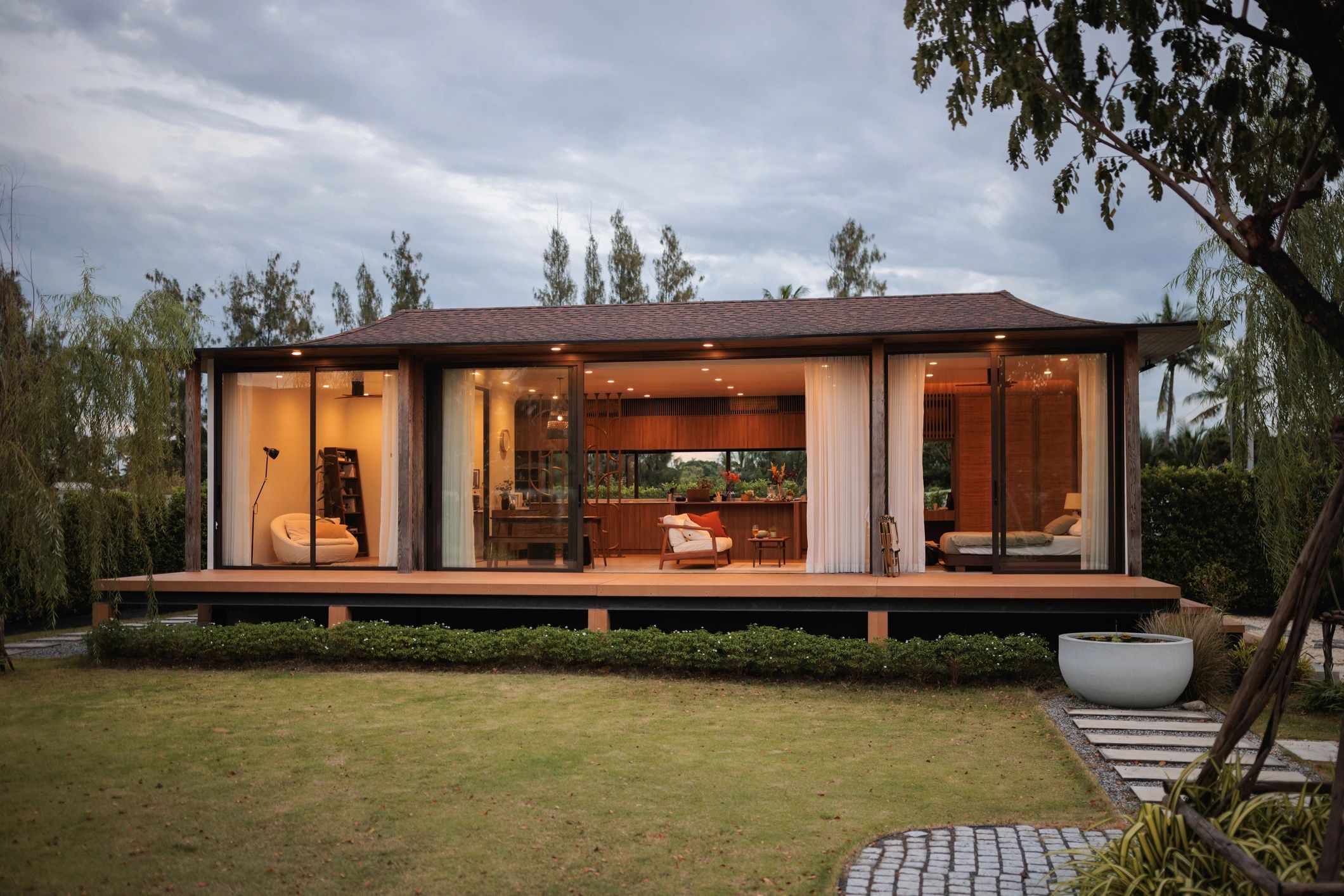 Modern home suited for residential battery installation